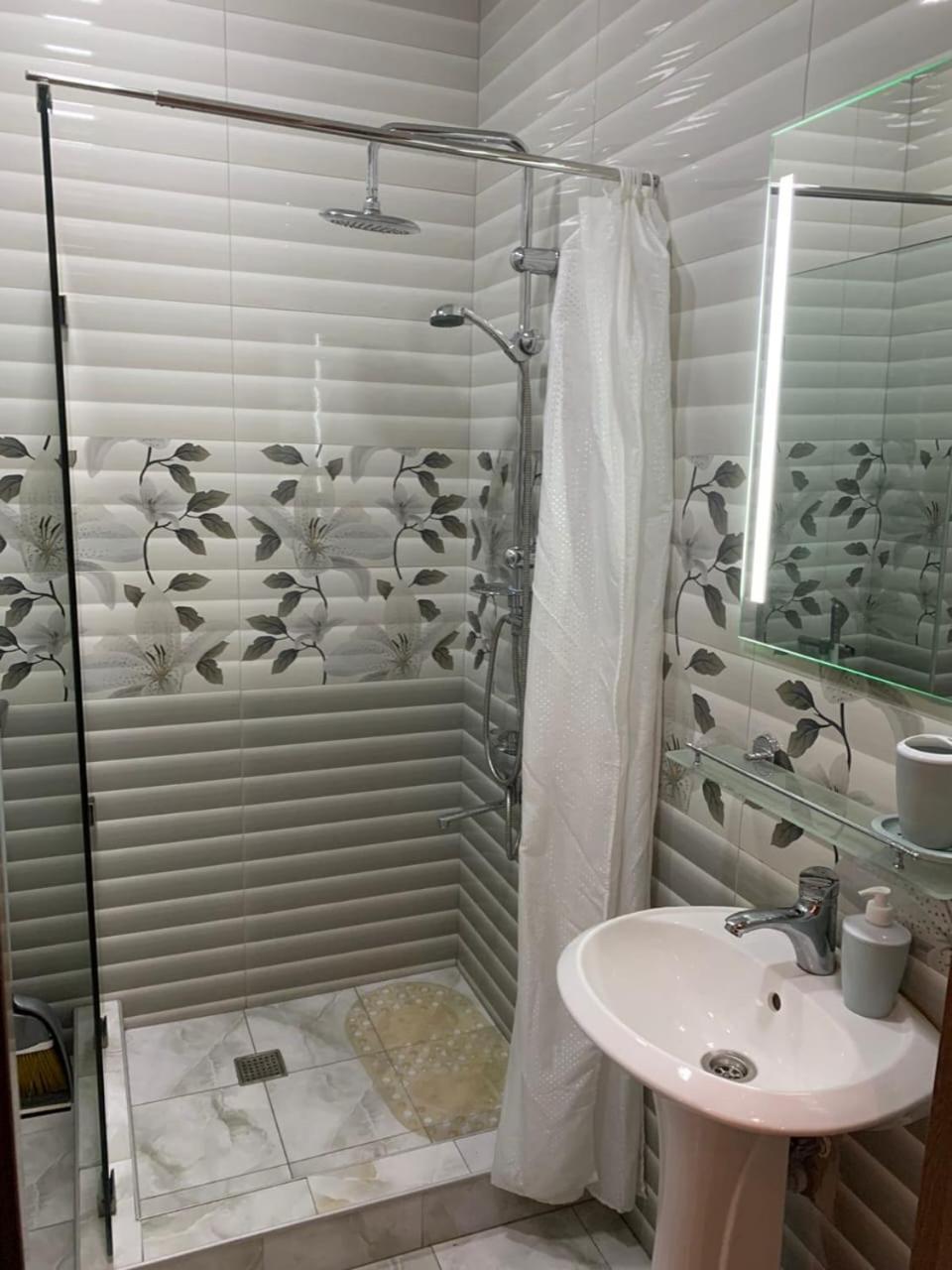 Apartment On L.Meskhishvili Turn Tbilisi Exteriör bild
